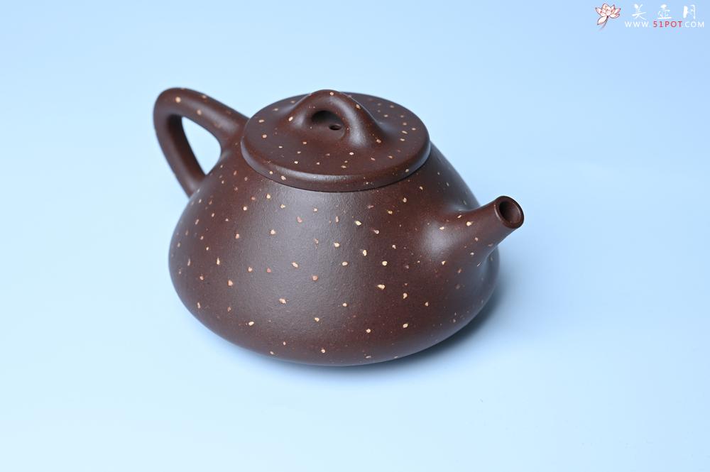 紫砂壶图片：潜力股周小培 特好老紫泥铺砂全手工子冶石瓢 - 全手工紫砂壶网