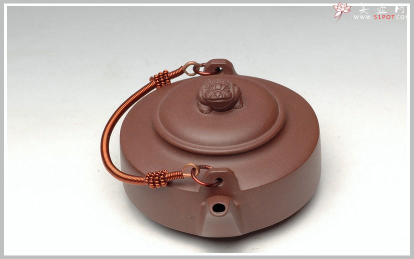 紫砂壶图片:老紫泥 金蟾小提梁 - 美壶网