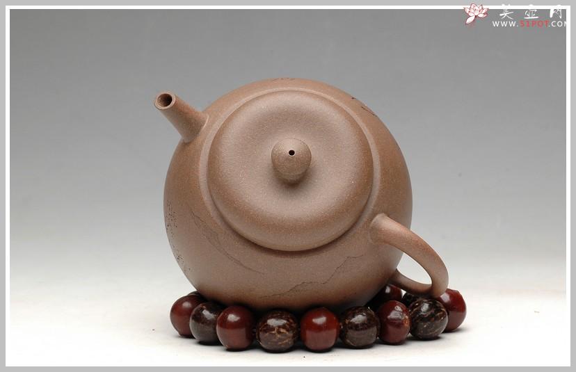 紫砂壶图片：经典 拙味 全手浅刻山水龙蛋 - 美壶网
