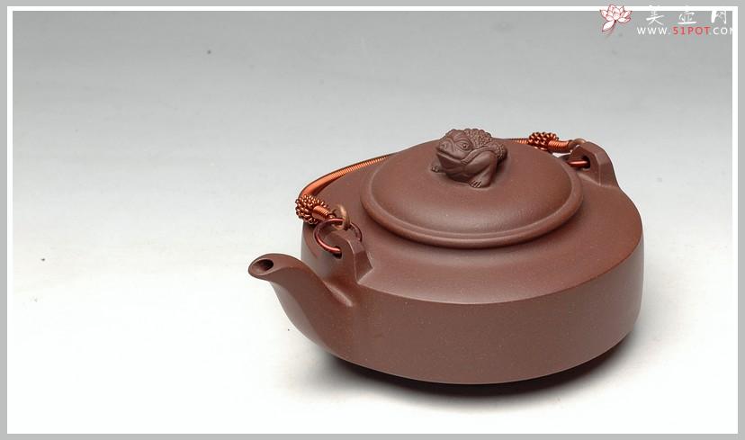 紫砂壶图片:老紫泥 金蟾小提梁 - 美壶网