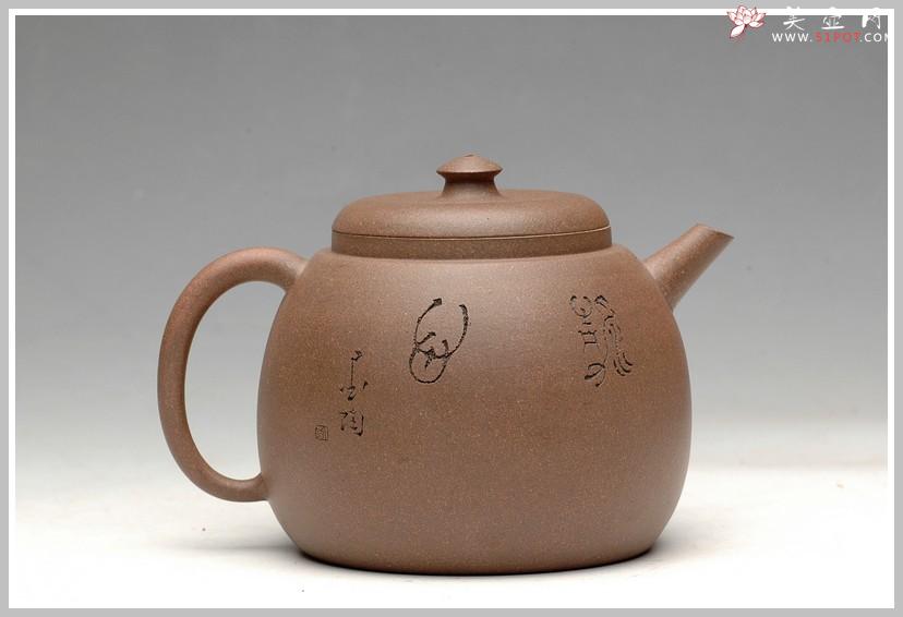 紫砂壶图片：经典 拙味 全手浅刻山水龙蛋 - 美壶网