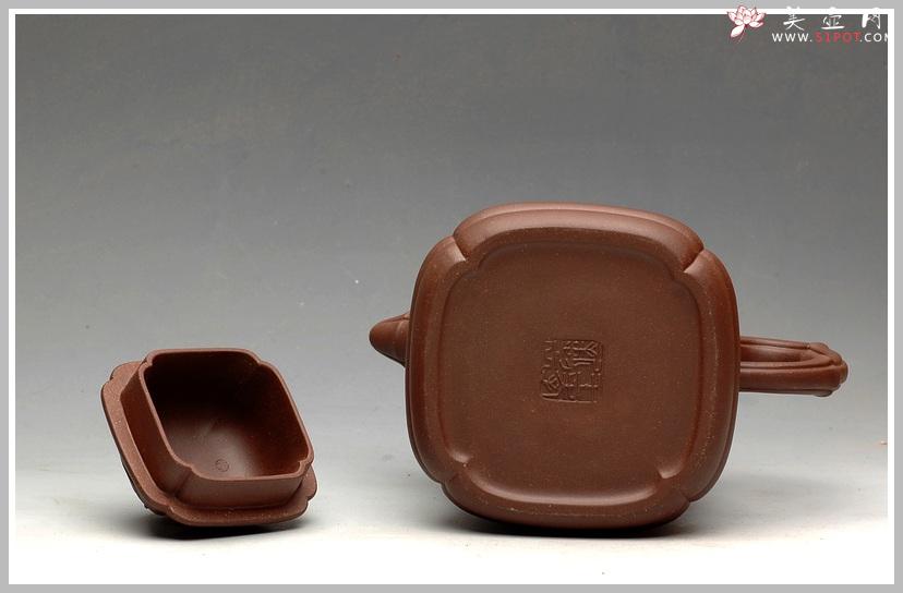 紫砂壶图片：融合方器、花货、筋囊融为一体  四方竹段 - 美壶网