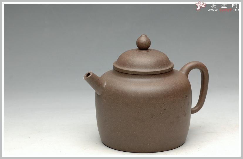 紫砂壶图片：轻巧实用 炮管杀茶 墨陶装饰鸳鸯  全手高德中 - 美壶网