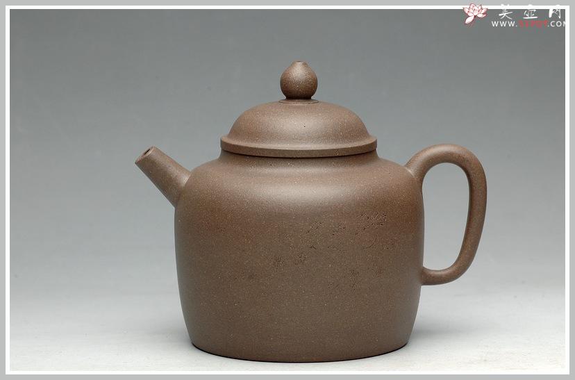 紫砂壶图片：轻巧实用 炮管杀茶 墨陶装饰鸳鸯  全手高德中 - 美壶网