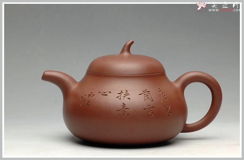 紫砂壶图片：【瑕疵特价】优雅之风 和石刻绘潘天寿兰花盘 全手紫泥茄段 - 美壶网