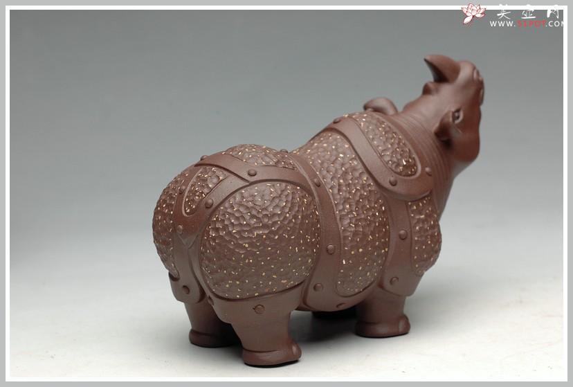 紫砂壶图片：铺金砂 精工 战牛 茶宠 - 美壶网