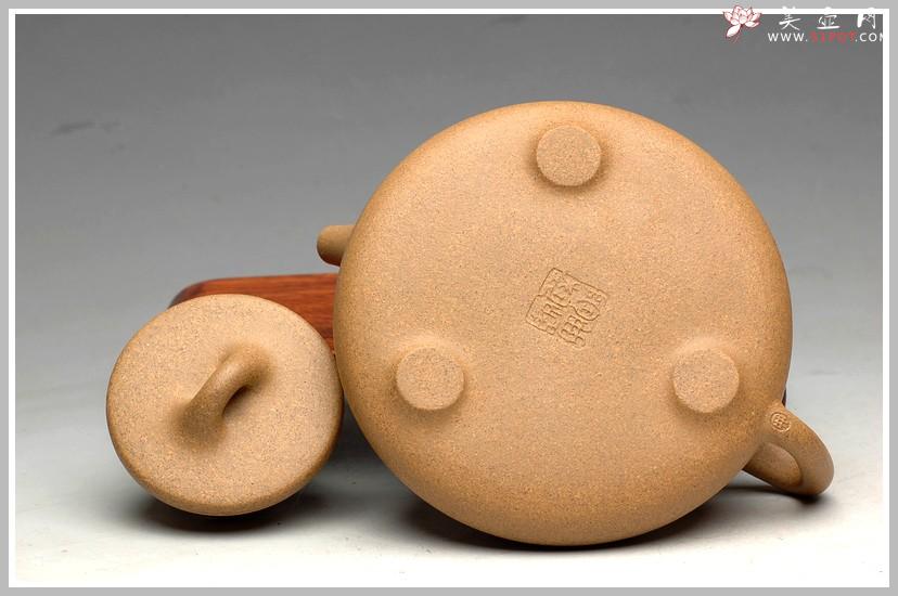 紫砂壶图片：李彦雄通景山水 耐品老段之全手子冶石瓢 骨肉均挺 - 美壶网