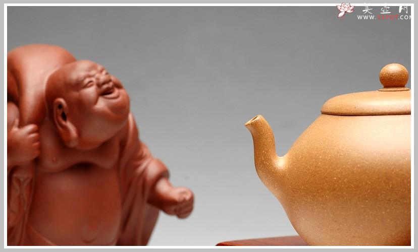 紫砂壶图片:拙与灵并存 追摹古风 优质段泥 全手汲泉 何卫枫新品 - 美壶网