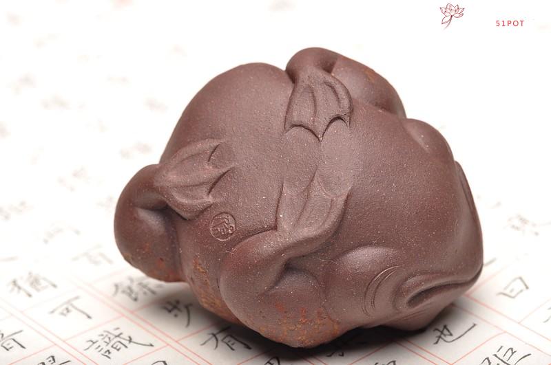 紫砂壶图片：憨态可掬 意趣之五彩金蟾 - 美壶网