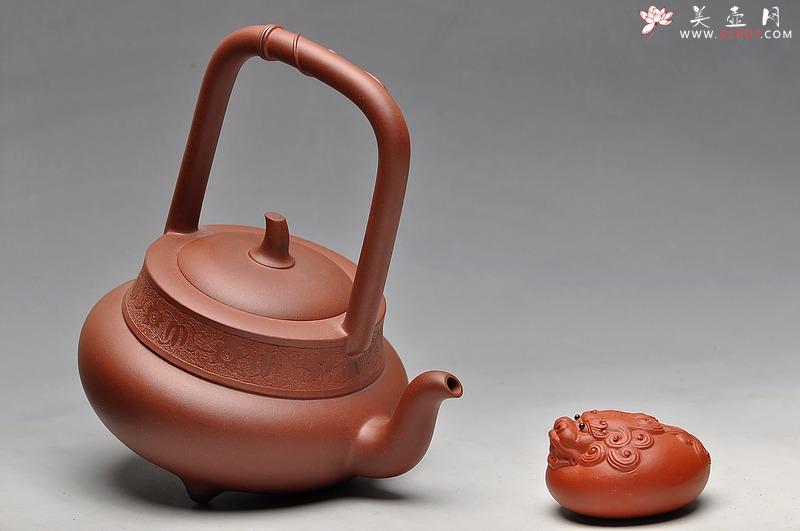 紫砂壶图片：壬辰年扛鼎力作 北瓜提梁  - 美壶网