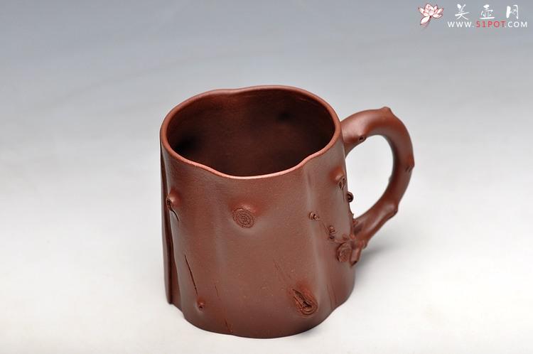 紫砂壶图片：一对松梅搭配：） 降坡泥和地槽青 全手梅花单杯 - 美壶网