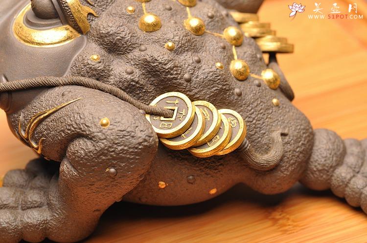 紫砂壶图片：徐秀棠高徒范志峰〖金钱多多〗香港大世界收藏 24K金 - 美壶网
