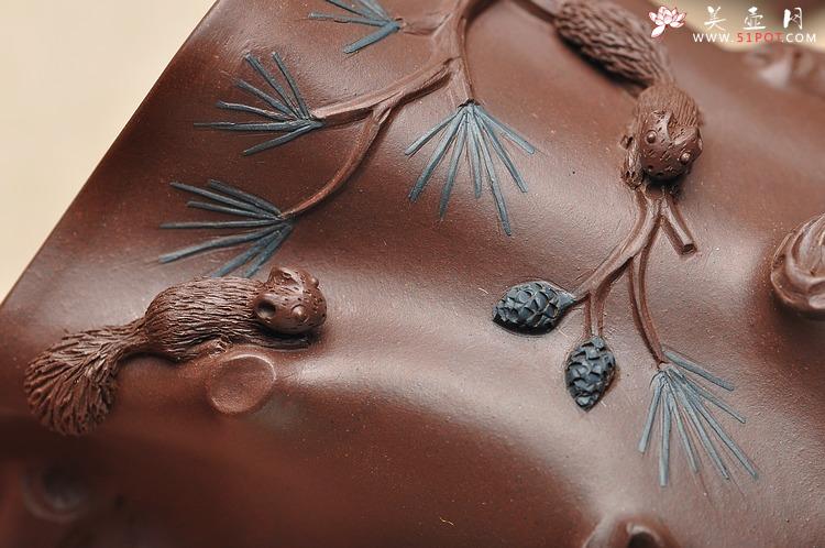 紫砂壶图片：恽益萍 松鼠葡萄桩 松鼠松桩 - 美壶网