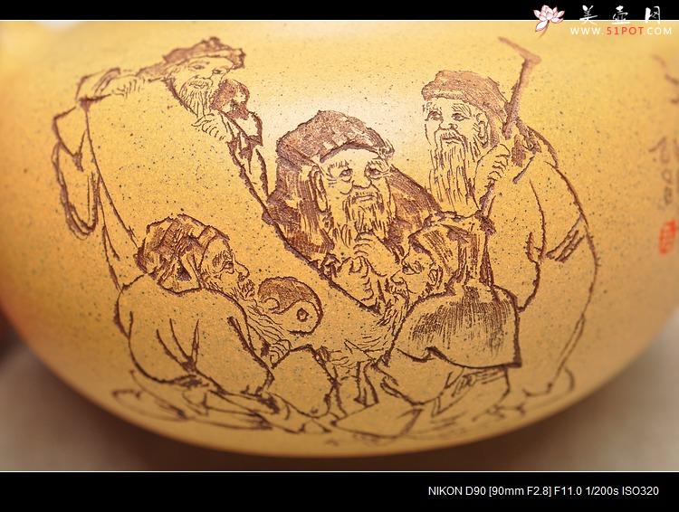 紫砂壶图片：古朴经典 儒雅得体 通景山水 莲子 - 美壶网