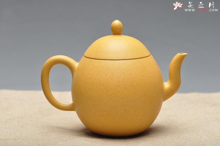 紫砂壶图片：本山绿 窈窕迷人 全手鹅蛋 - 美壶网