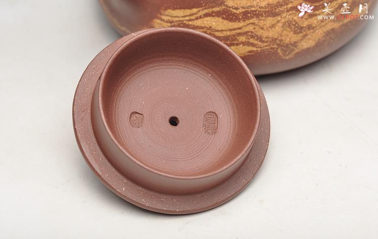 紫砂壶图片：通透绞泥 规整挺拔 耐品 平盖小石瓢 - 美壶网