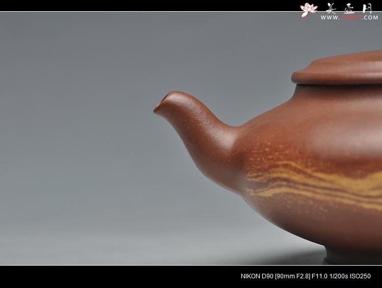 紫砂壶图片：俊秀神怡 通透绞泥加铺砂 全手笑云 - 美壶网