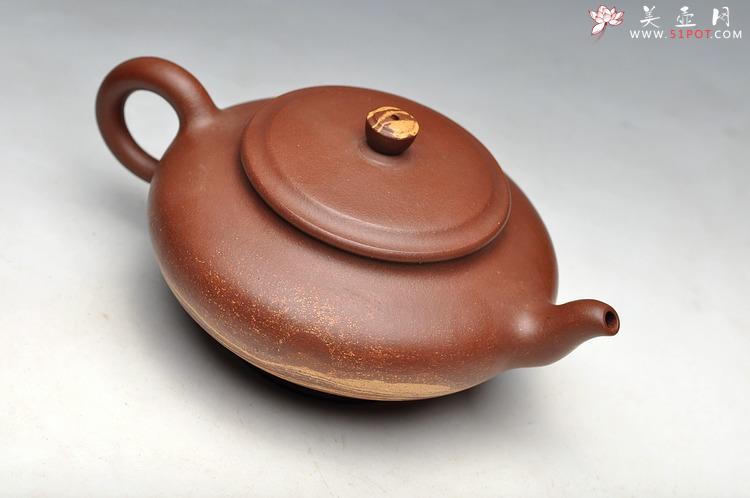 紫砂壶图片：俊秀神怡 通透绞泥加铺砂 全手笑云 - 美壶网