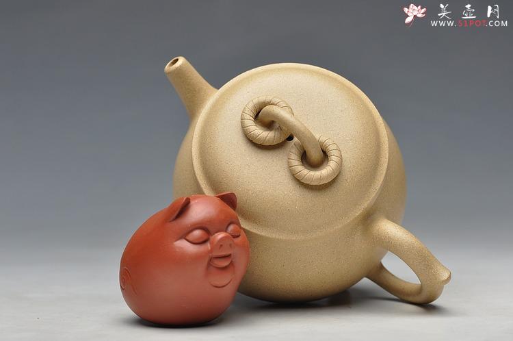 紫砂壶图片:三足串顶 美壶网供料 优质本绿 挺拔俊秀 - 美壶网