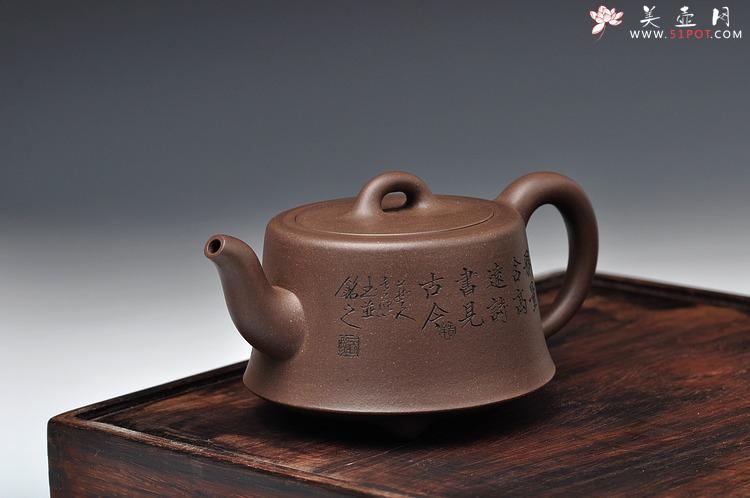 紫砂壶图片：双刀精品更显老味  柱础 青灰砂 范曾人物风格 - 美壶网