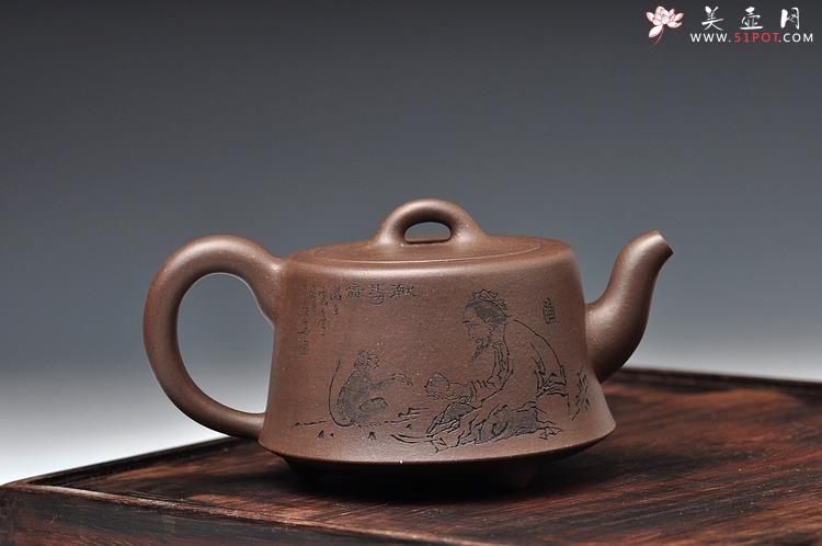 紫砂壶图片：双刀精品更显老味  柱础 青灰砂 范曾人物风格 - 美壶网