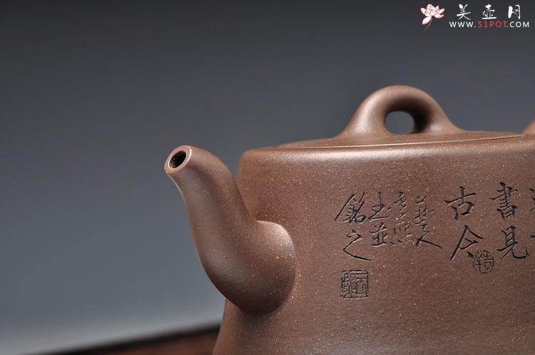 紫砂壶图片：双刀精品更显老味  柱础 青灰砂 范曾人物风格 - 美壶网