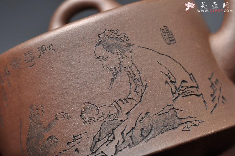 紫砂壶图片：双刀精品更显老味  柱础 青灰砂 范曾人物风格 - 美壶网