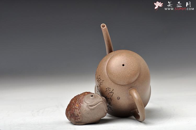 紫砂壶图片：高振宇风格 全手禅曲 清秀俊雅 张听刚装饰 - 美壶网