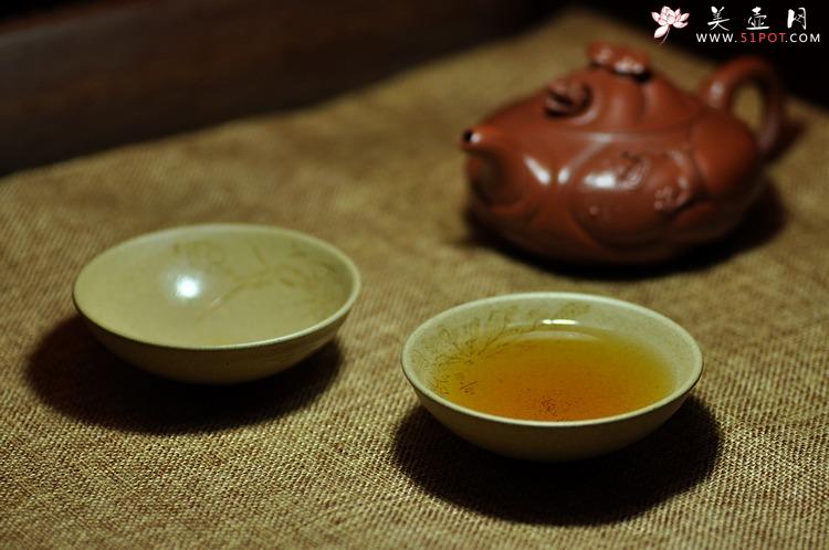 紫砂壶图片：雅致品茗杯 荷叶情思 乳香杯 - 美壶网