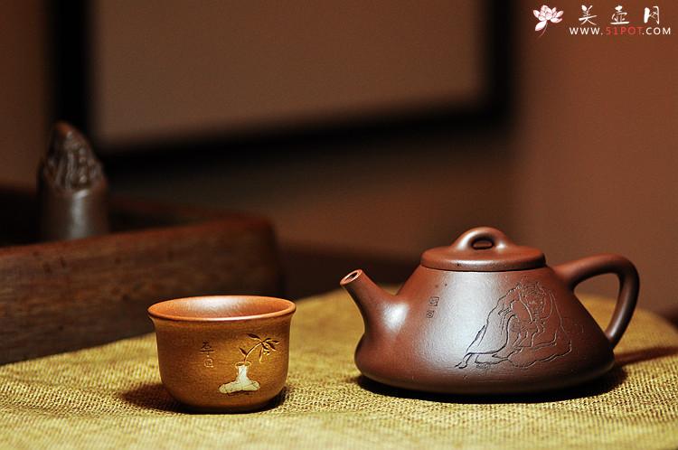 紫砂壶图片：石丁最新作品 清韵杯 装饰古味瓶兰 - 美壶网