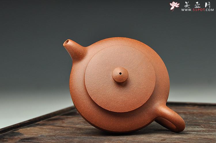 紫砂壶图片：曲峰经典作品 实用精工 降坡泥汉扁 线条流畅 - 美壶网