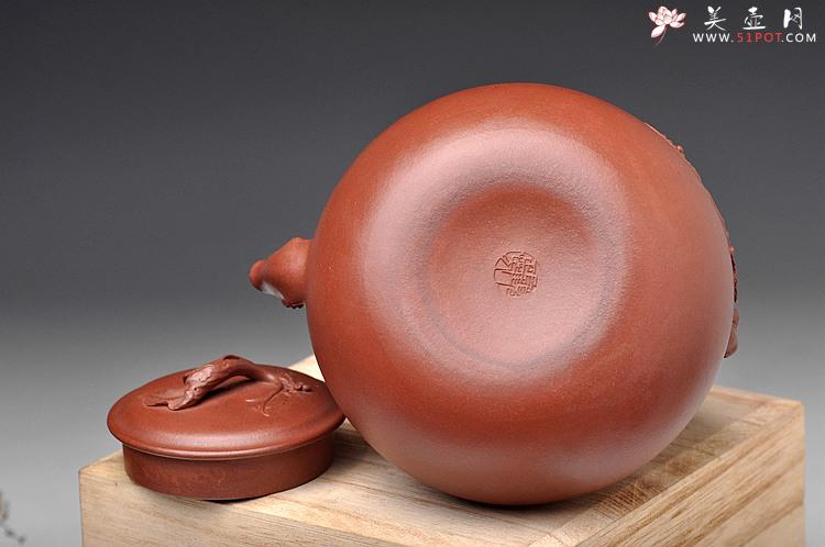 紫砂壶图片：花货奇才顾正芳 扛鼎之作 全手工丰裕提梁 飘逸大气 - 美壶网