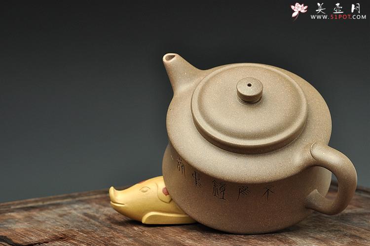 紫砂壶图片：古韵十足 典雅大方 国助工和石装饰 全手玉龙禅钟 - 美壶网