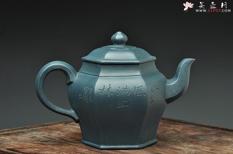 紫砂壶图片：国大师李昌鸿装饰  全手六方 墨绿泥 挺拔俊秀 史金妹经典代表作 - 美壶网