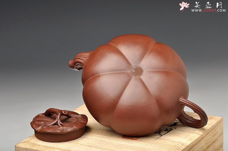 紫砂壶图片：顾正芳代表作 全手薄胎筋囊贴叶南瓜 获奖作品 线条流畅 细节精美 - 美壶网