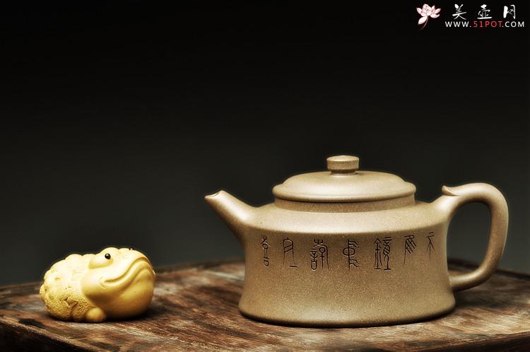 紫砂壶图片：古韵十足 典雅大方 国助工和石装饰 全手玉龙禅钟 - 美壶网