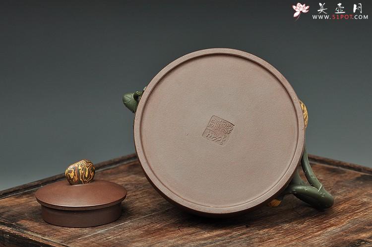 紫砂壶图片：崔巍健最新原创作品  荷塘月色 鱼戏莲叶东鱼戏莲叶西o(∩_∩)o  - 美壶网