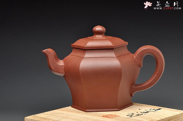 紫砂壶图片：厚重大气 线条优美 经典代表作 全手六方宫灯 - 美壶网