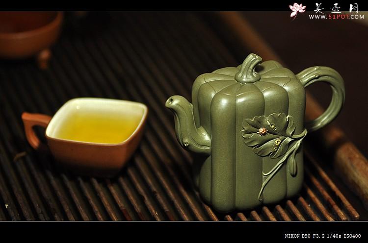 紫砂壶图片：原创作品 绿泥冬瓜 灵巧曼妙 贴叶精湛 孙伟强张新亚合作 - 美壶网