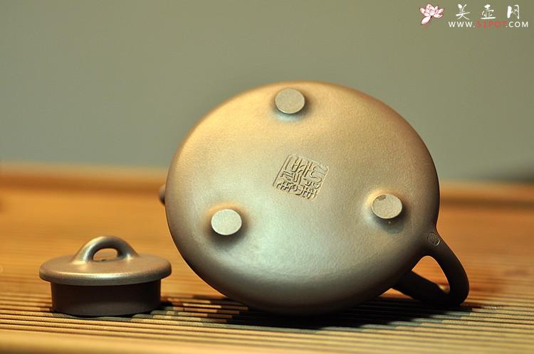 紫砂壶图片：挺拔俊秀 经典耐品 茶盘尤物~ 紫茄泥全手子冶石瓢 - 美壶网