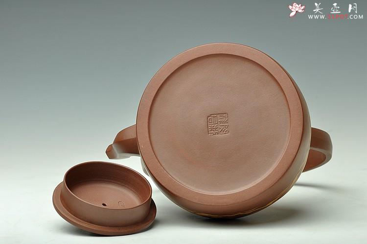 紫砂壶图片：闵祥君癸巳年扛鼎之作 全手超大品大彬提梁 通透绞泥之行云流水 动感十足 - 美壶网