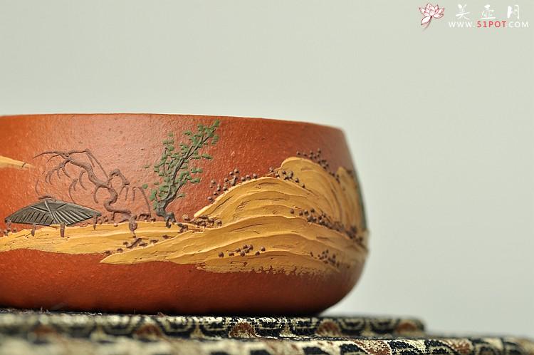 紫砂壶图片：泥绘通景山水 老朱泥对杯 相映得趣 - 美壶网