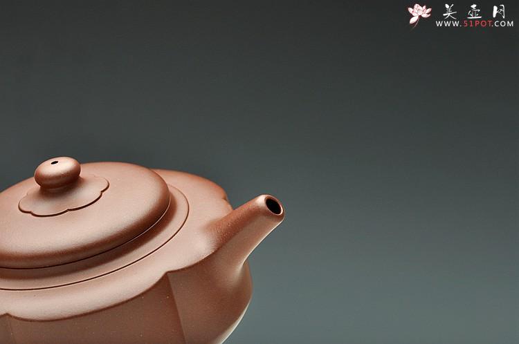 紫砂壶图片：苍劲刚遒 造型端庄大方 储俊伟精心之作 梅花周盘 5号井底槽青 - 美壶网