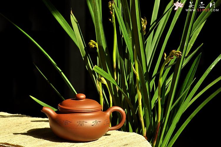 紫砂壶图片：婉约秀气 一捺底   仿古 座有兰言 - 美壶网