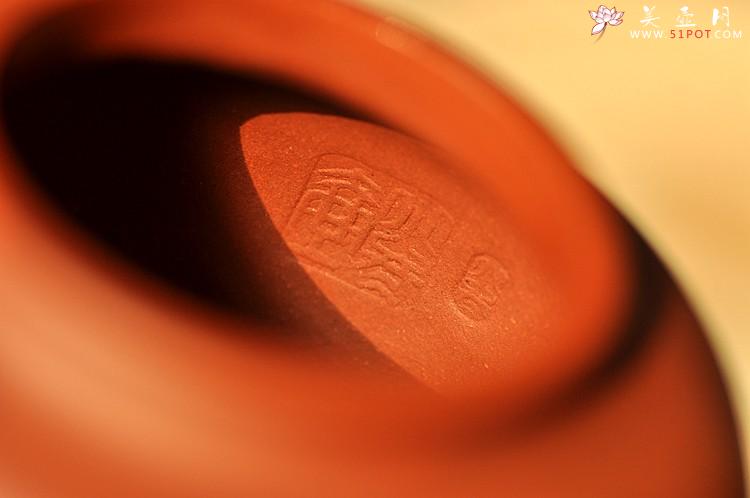 紫砂壶图片:极易泡养红皮龙 全手红莲 清秀婉约 进步明显 - 美壶网