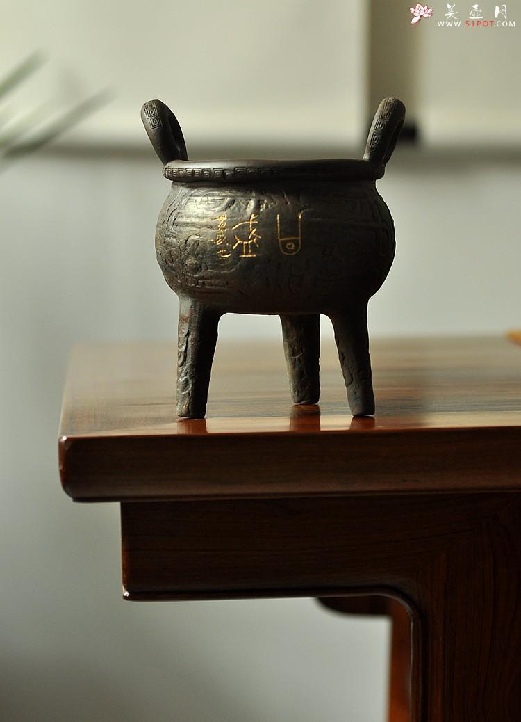 紫砂壶图片：全手玩砂之三足鼎 古朴典雅 - 美壶网