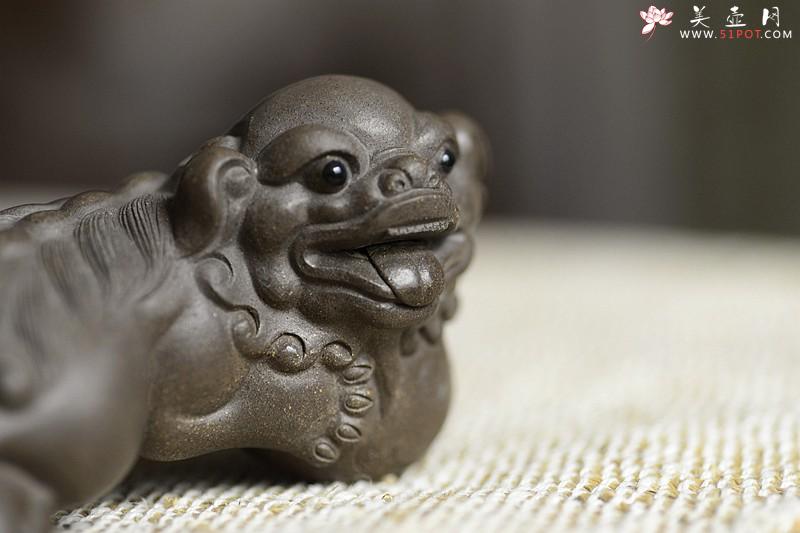 紫砂壶图片:古朴文气 青狮子茶宠 - 美壶网