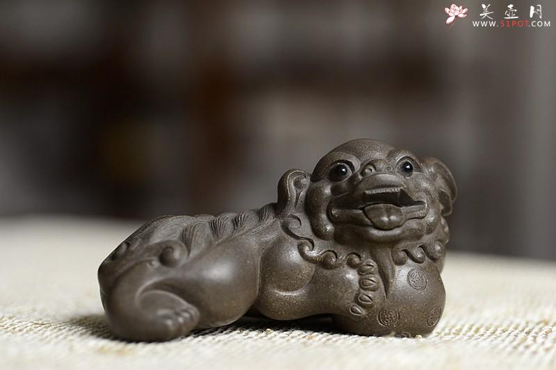 紫砂壶图片:古朴文气 青狮子茶宠 - 美壶网
