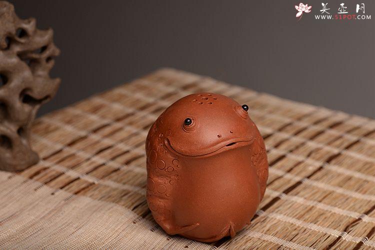 紫砂壶图片：施奇华老艺人全手茶宠锦集 文房茶宠水注之金蟾 - 美壶网