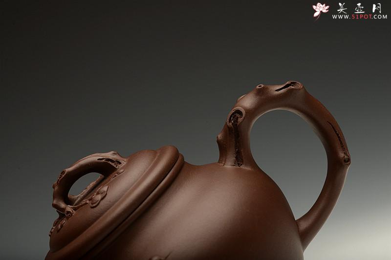 紫砂壶图片：经典传统 梅报春 气宇轩昂 贴叶精彩 - 美壶网